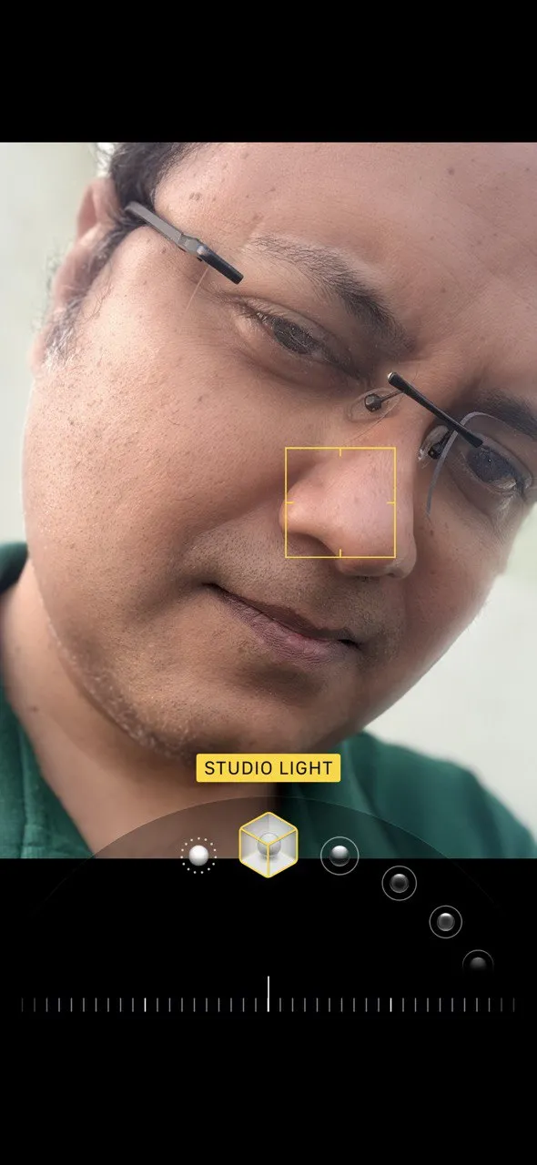 Ảnh chân dung được chụp bằng chế độ Studio Light trên iPhone