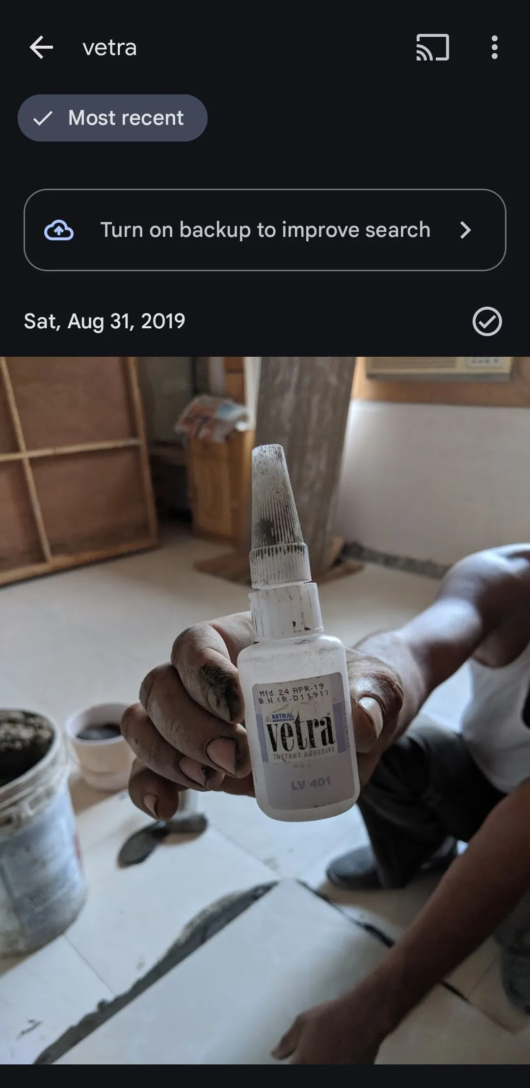 Ảnh trong Google Photos với tính năng nhận dạng ký tự quang học (OCR) tìm thấy chữ 'vetra'