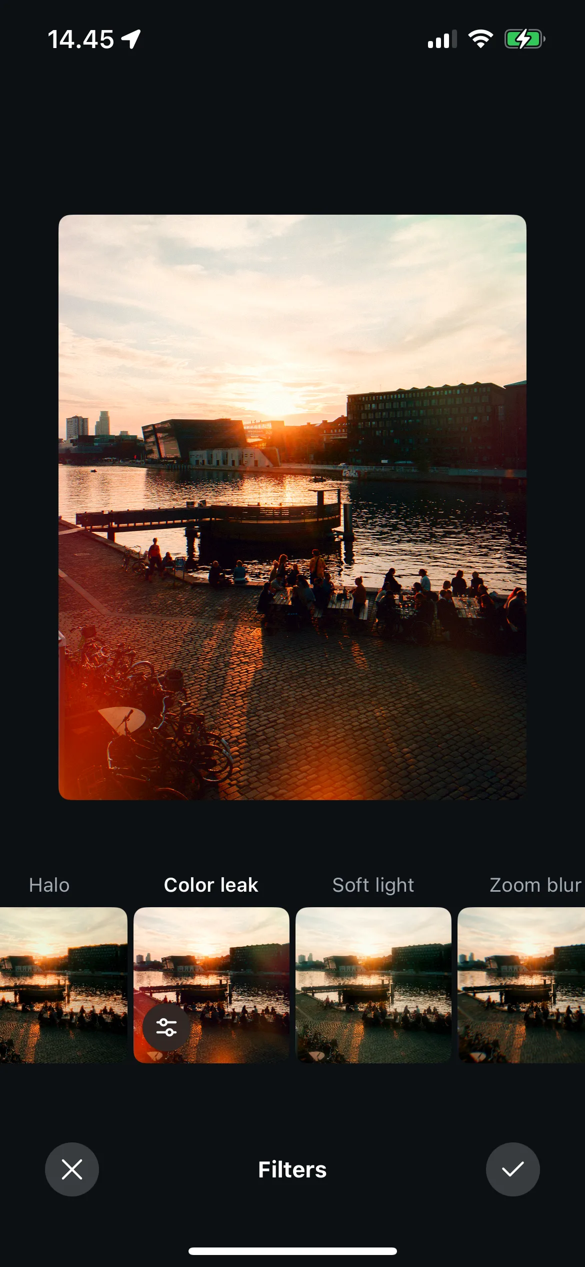 Ảnh ví dụ sử dụng bộ lọc Color Leak trên Instagram, tạo hiệu ứng ảnh film cổ điển với tông màu vàng đỏ nhẹ