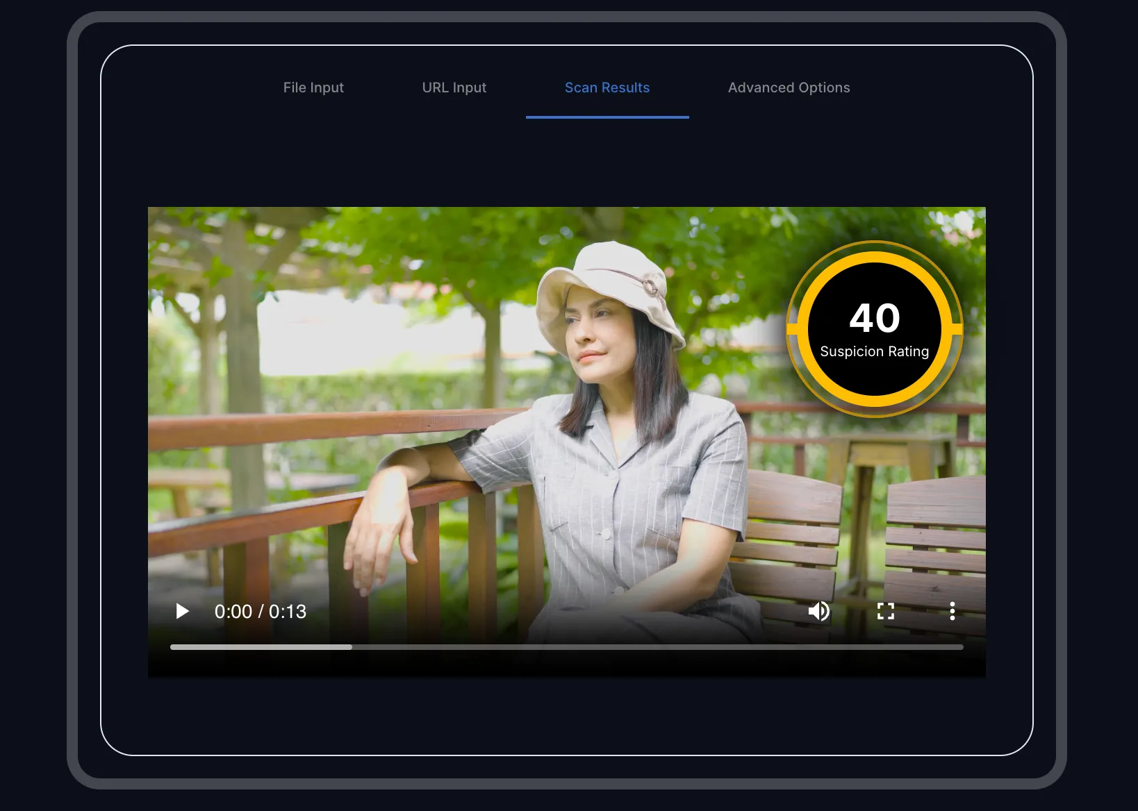 Attestiv Video hiển thị xếp hạng đáng ngờ cho video được phân tích