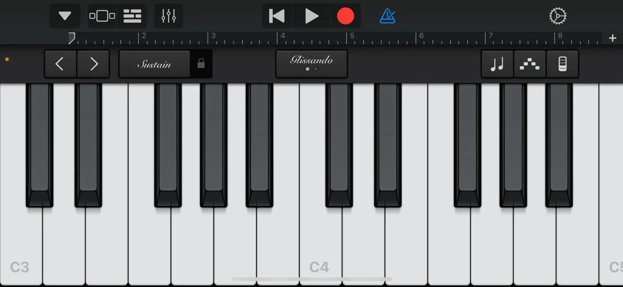 Bàn phím piano ảo trong ứng dụng GarageBand, minh họa khả năng tạo nhạc trên iPhone.