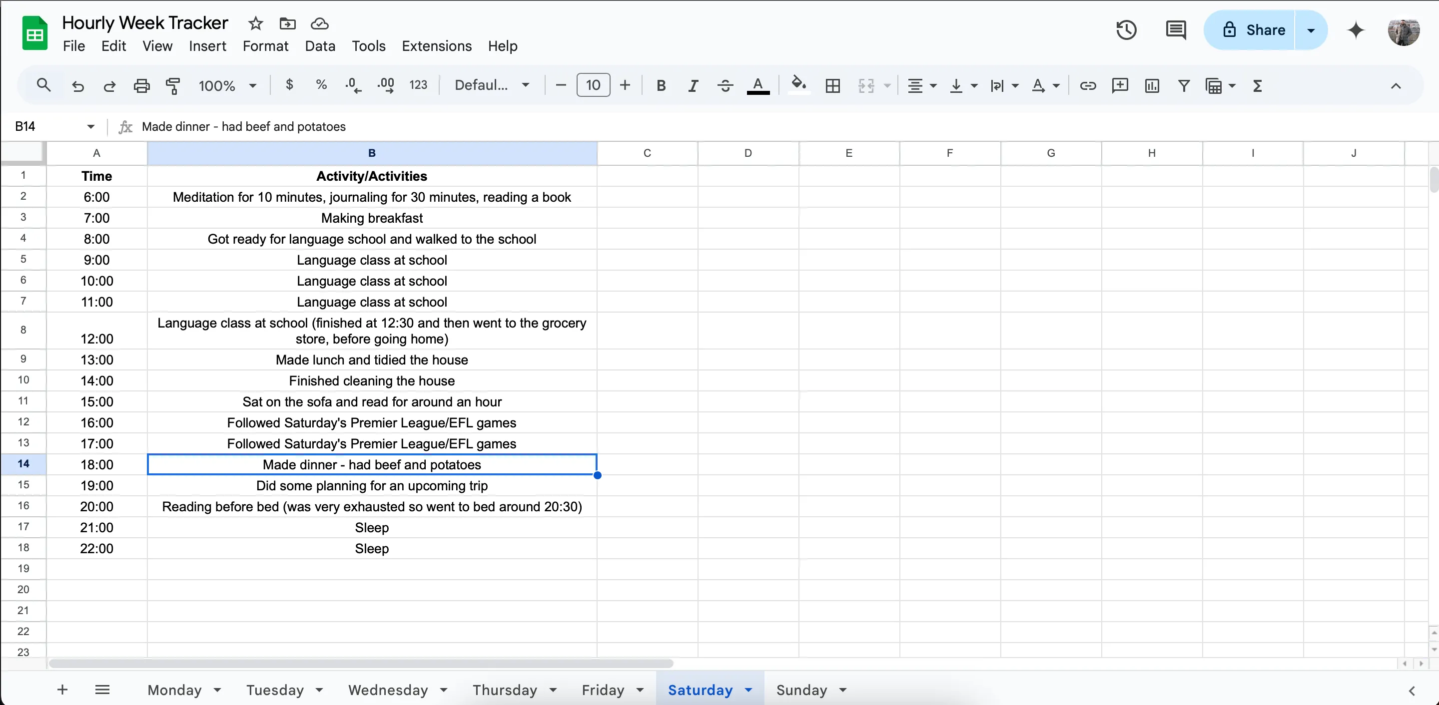 Bảng theo dõi các hoạt động cuối tuần trong Google Sheets, minh họa việc quản lý thời gian cá nhân hiệu quả