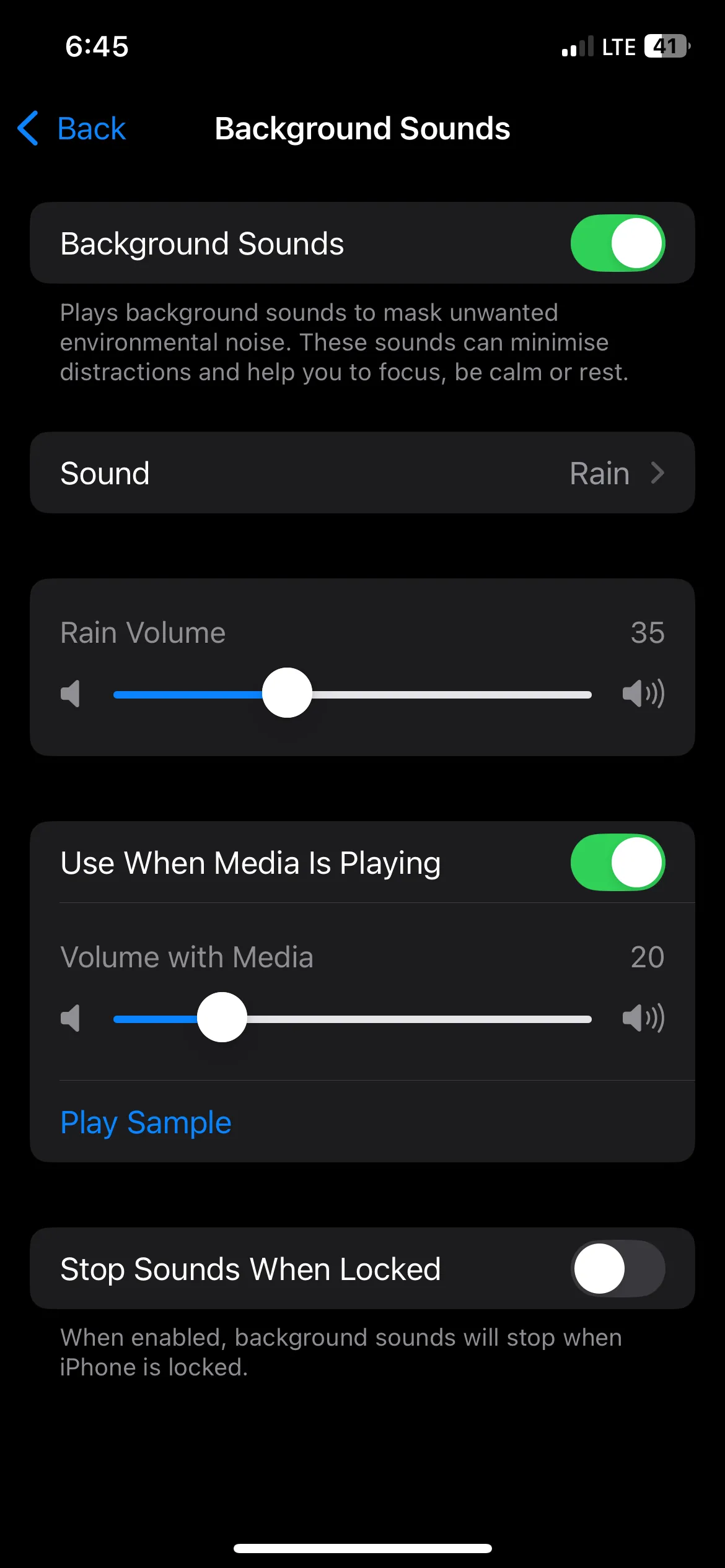 Bật tính năng Âm thanh nền với âm thanh Mưa mặc định trên iPhone.