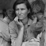 Bức ảnh "Migrant Mother" kinh điển của Dorothea Lange mô tả người mẹ và các con trong thời kỳ Đại khủng hoảng.