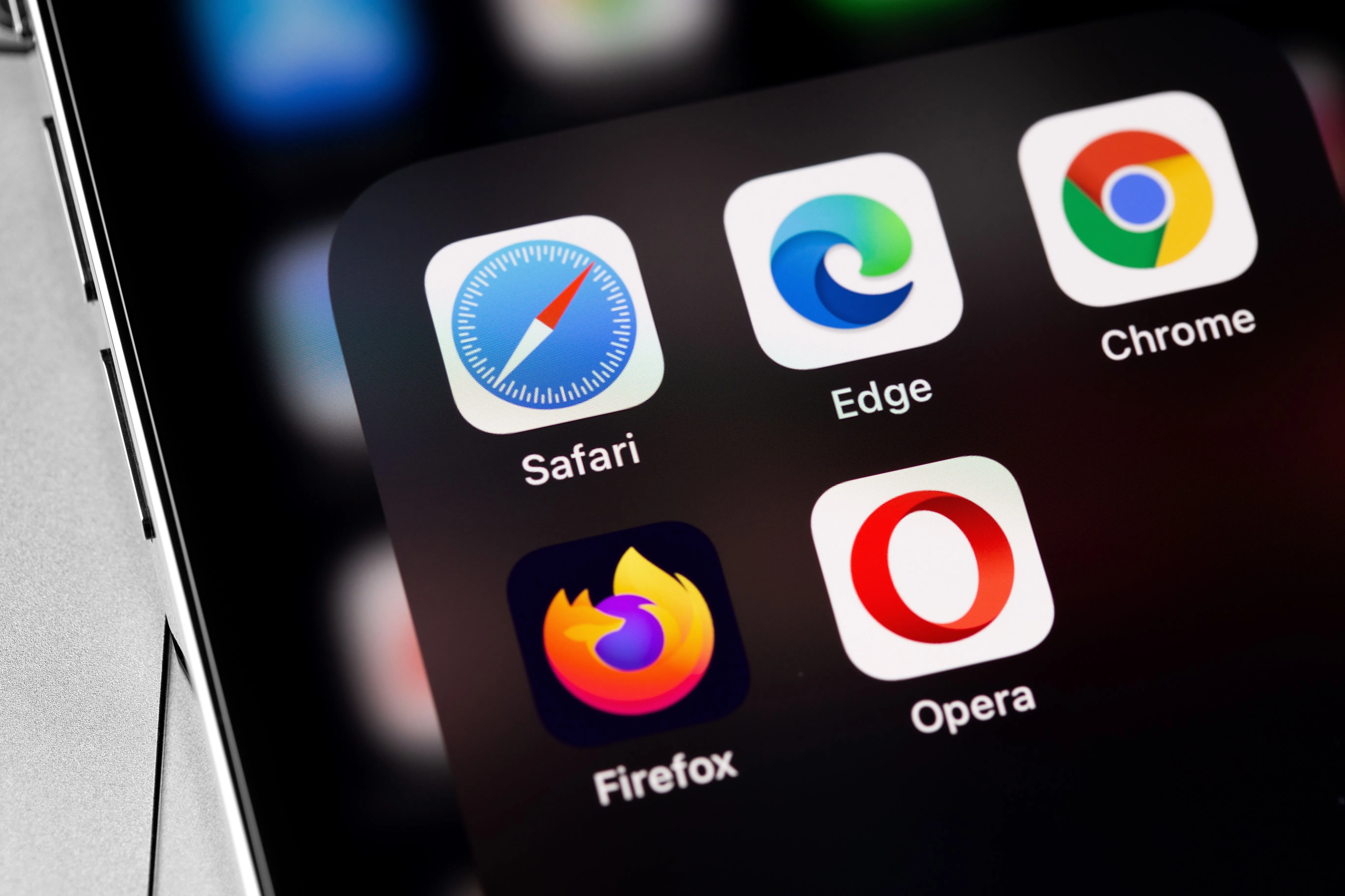 Các biểu tượng trình duyệt Safari và các ứng dụng duyệt web bên thứ ba trên iPhone.