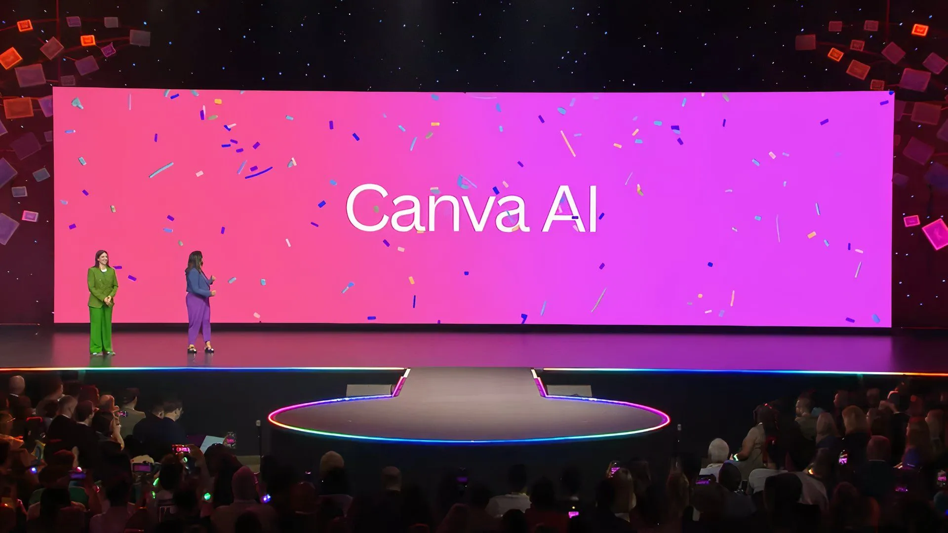 Các chuyên gia công nghệ giới thiệu tính năng Canva AI tại sự kiện Canva Create