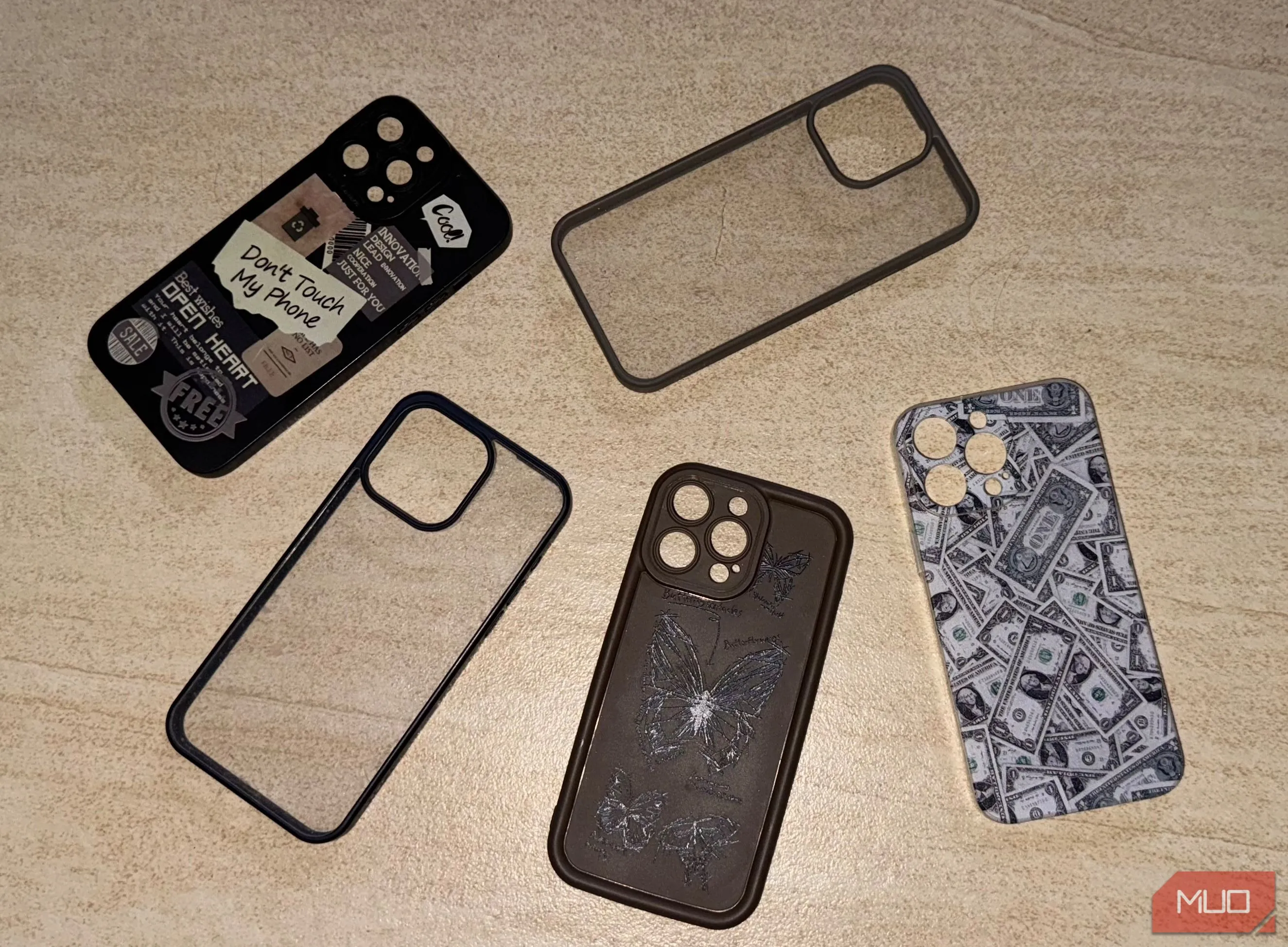 Các loại ốp lưng điện thoại iPhone 15 Pro Max, minh họa phụ kiện tăng độ dày