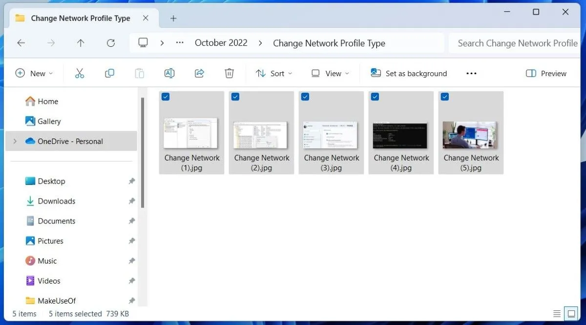 Các tệp hình ảnh có tên tương tự nhau đang được chọn để đổi tên hàng loạt trong File Explorer