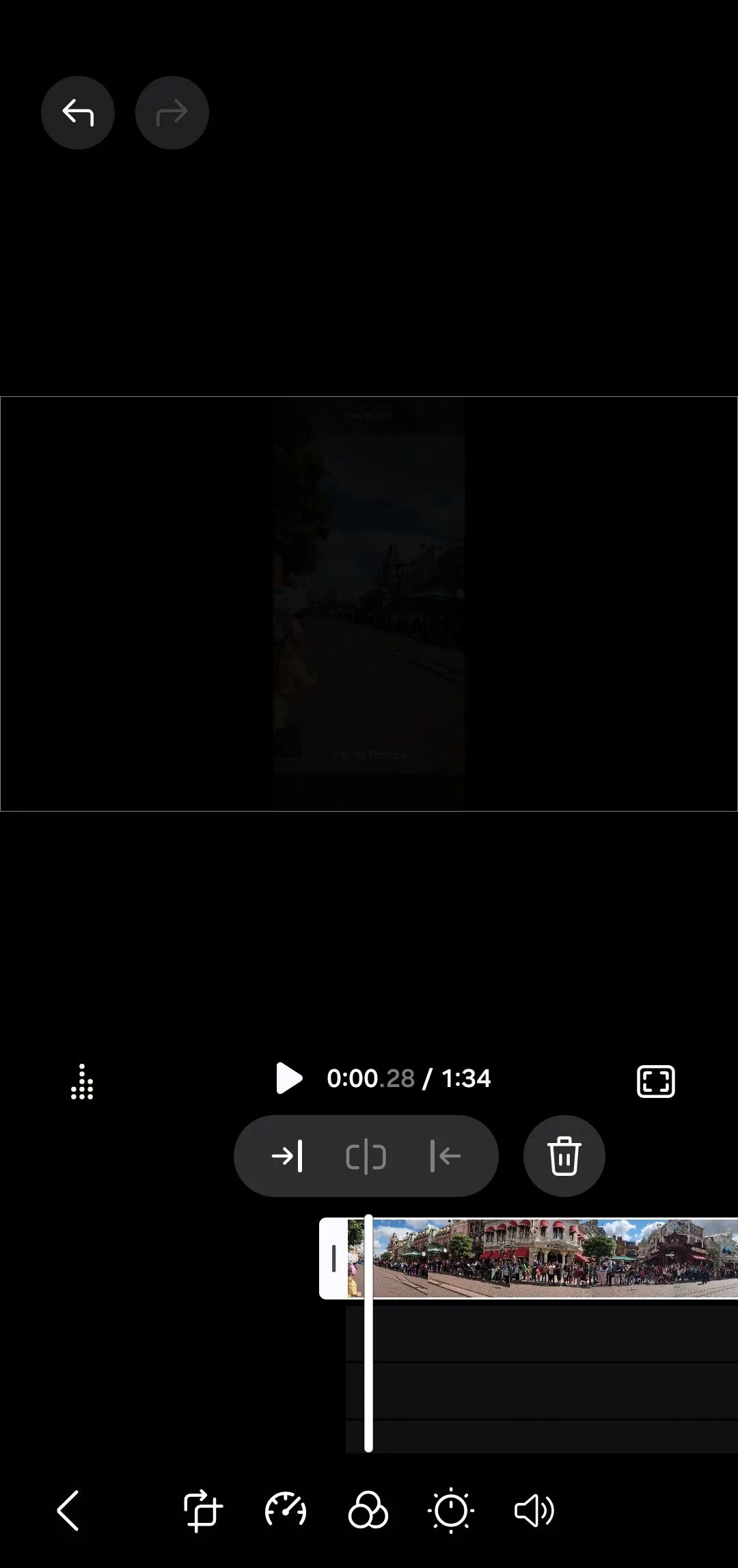 Các tùy chọn chỉnh sửa chuyên sâu cho một clip trong ứng dụng Samsung Studio, bao gồm tốc độ, bộ lọc và điều chỉnh màu sắc.