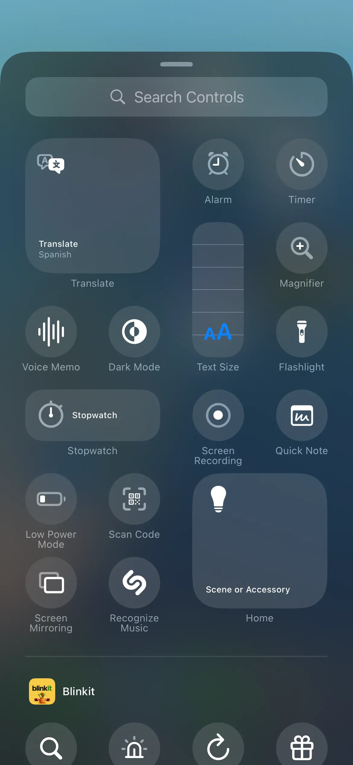 Các tùy chọn điều khiển có sẵn để tùy chỉnh Trung tâm điều khiển trên iPhone, bao gồm thêm hoặc xóa các lối tắt.