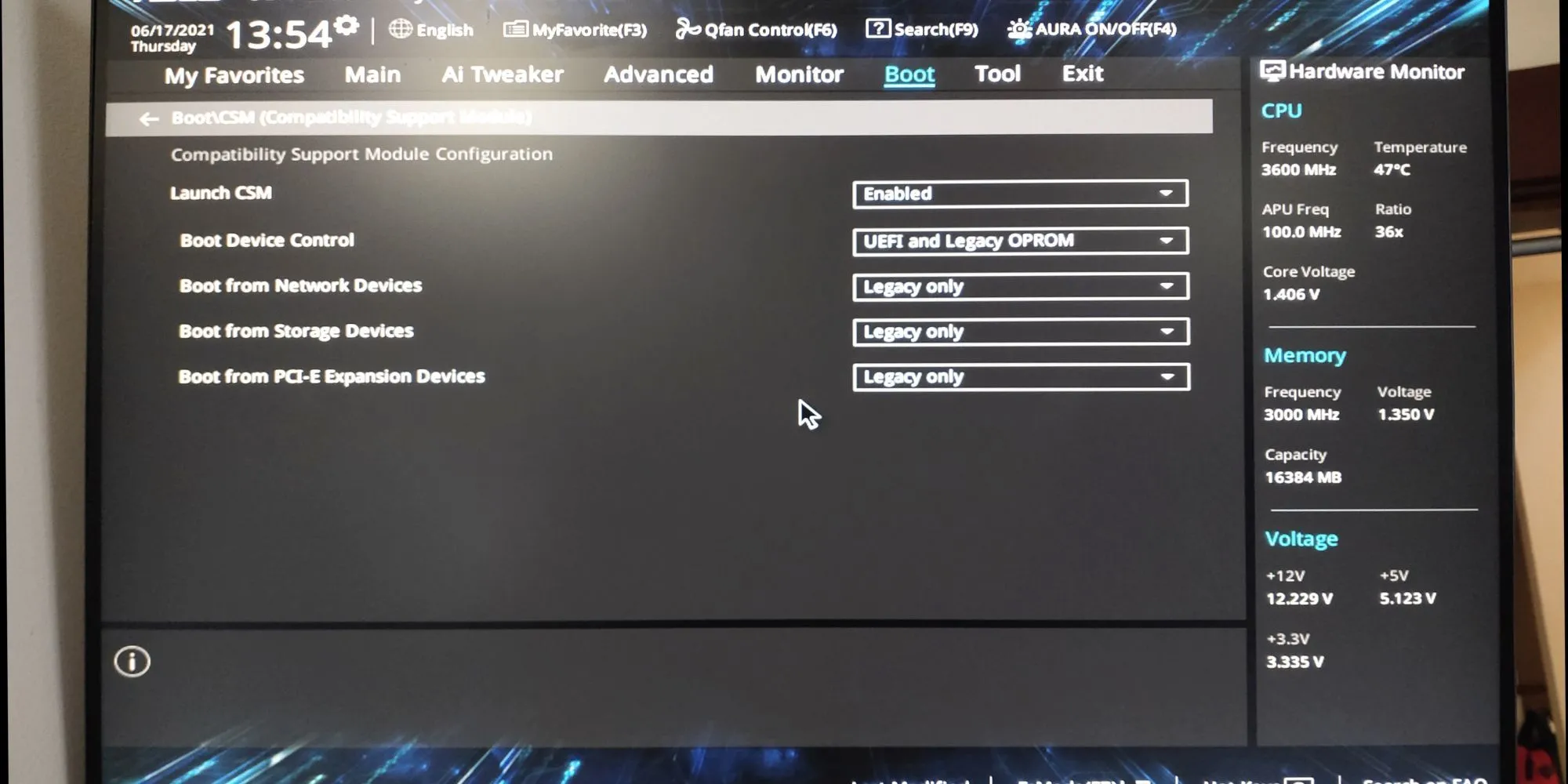 Cài đặt Compatibility Support Module (CSM) trong tiện ích BIOS/UEFI