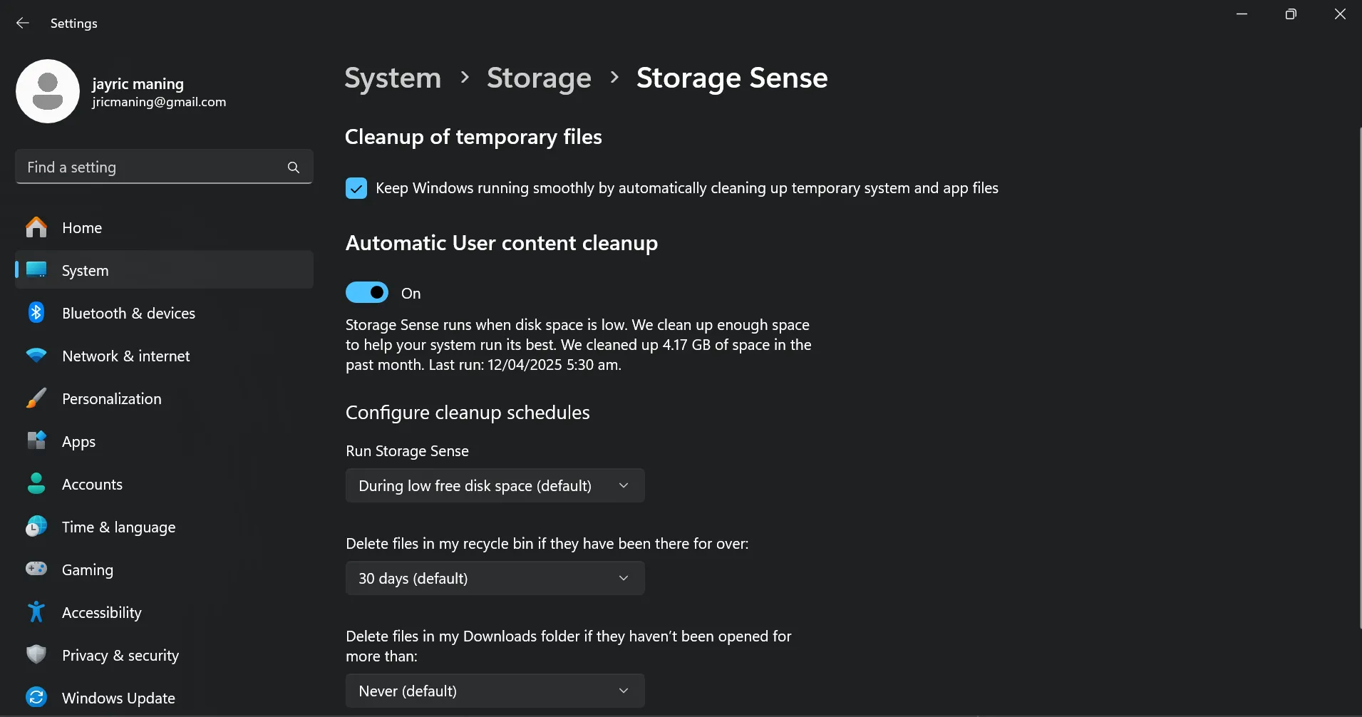 Cài đặt Storage Sense trên Windows, hiển thị dung lượng không gian đã được giải phóng trong một tháng qua.