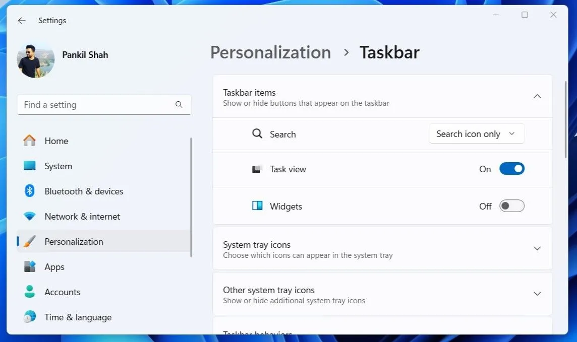 Cài đặt tùy chỉnh Thanh tác vụ (Taskbar) trong ứng dụng Cài đặt (Settings) của Windows 11
