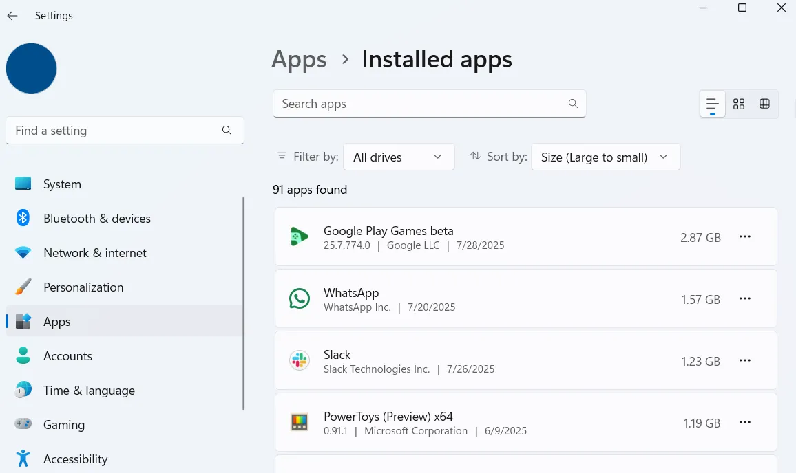 Cài đặt Windows 11 hiển thị danh sách ứng dụng đã cài đặt, được sắp xếp theo kích thước để dễ dàng gỡ bỏ