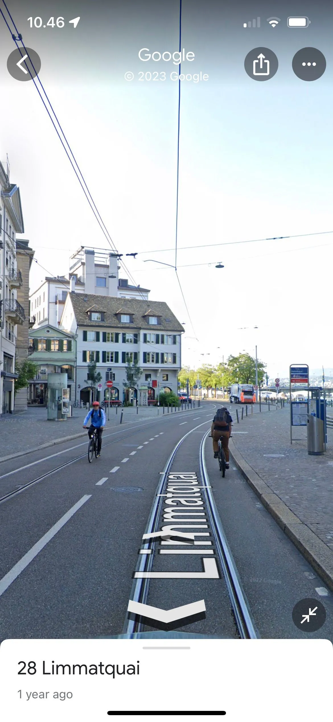 Chế độ xem phố Street View của Google Maps tại Zurich, Thụy Sĩ, hiển thị góc nhìn đường phố chân thực