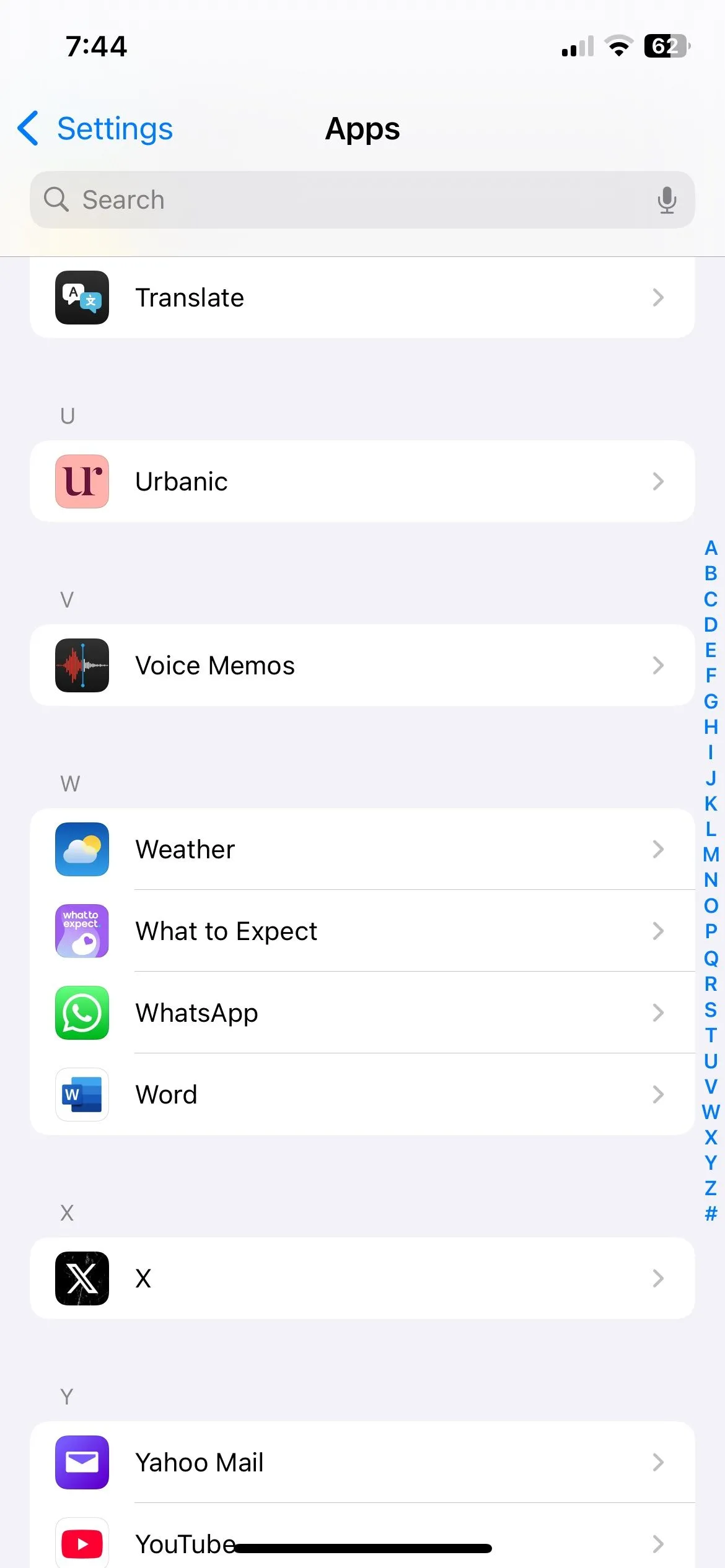 Chọn ứng dụng Ghi âm từ danh sách ứng dụng trong cài đặt iPhone