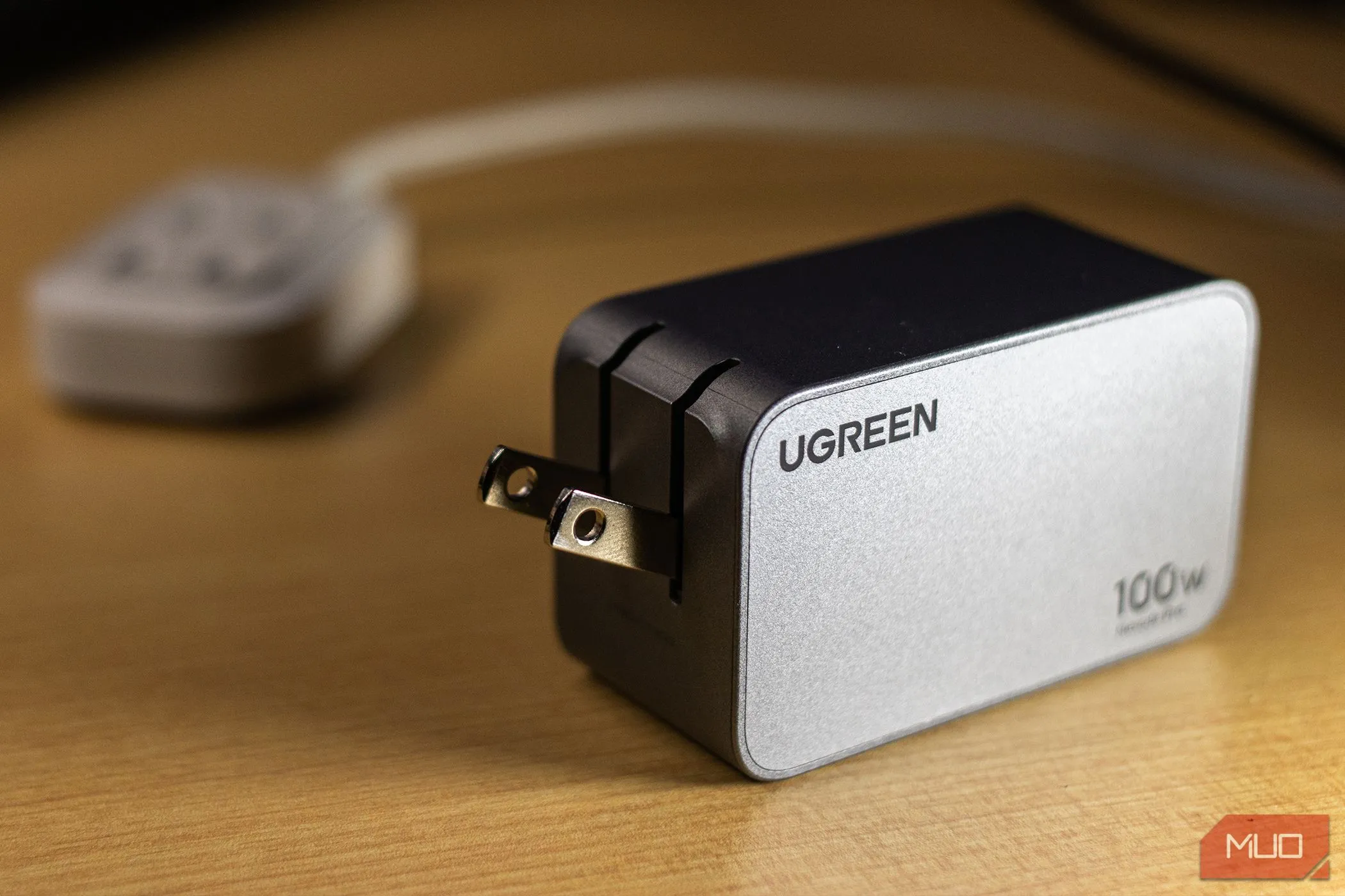 Củ sạc tường Ugreen Nexode Pro 100W USB-C với phích cắm gập gọn, giải pháp sạc đa năng cho mọi thiết bị di động