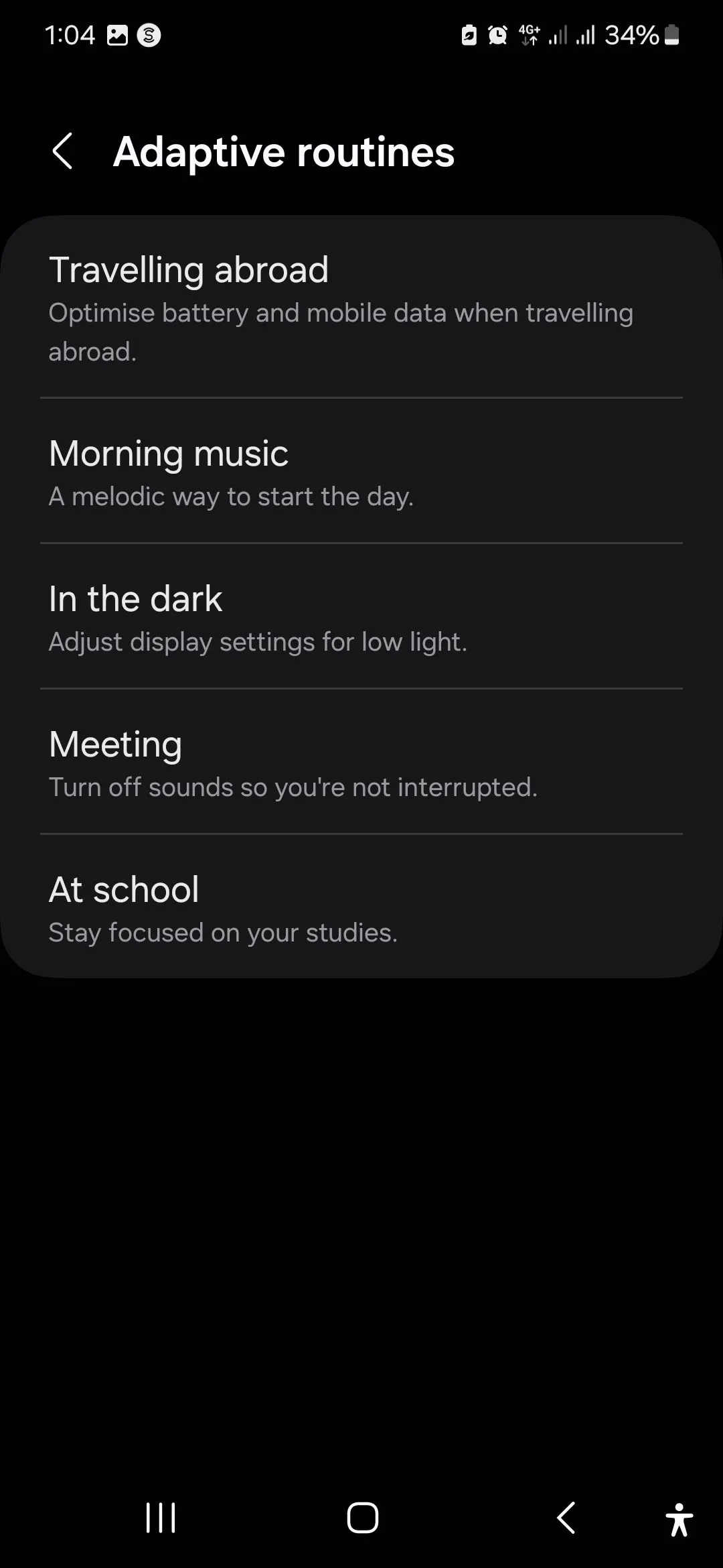 Danh sách các Quy trình thích ứng (Adaptive Routines) khả dụng trong ứng dụng Samsung Modes and Routines, cung cấp các gợi ý thiết lập tiện lợi.