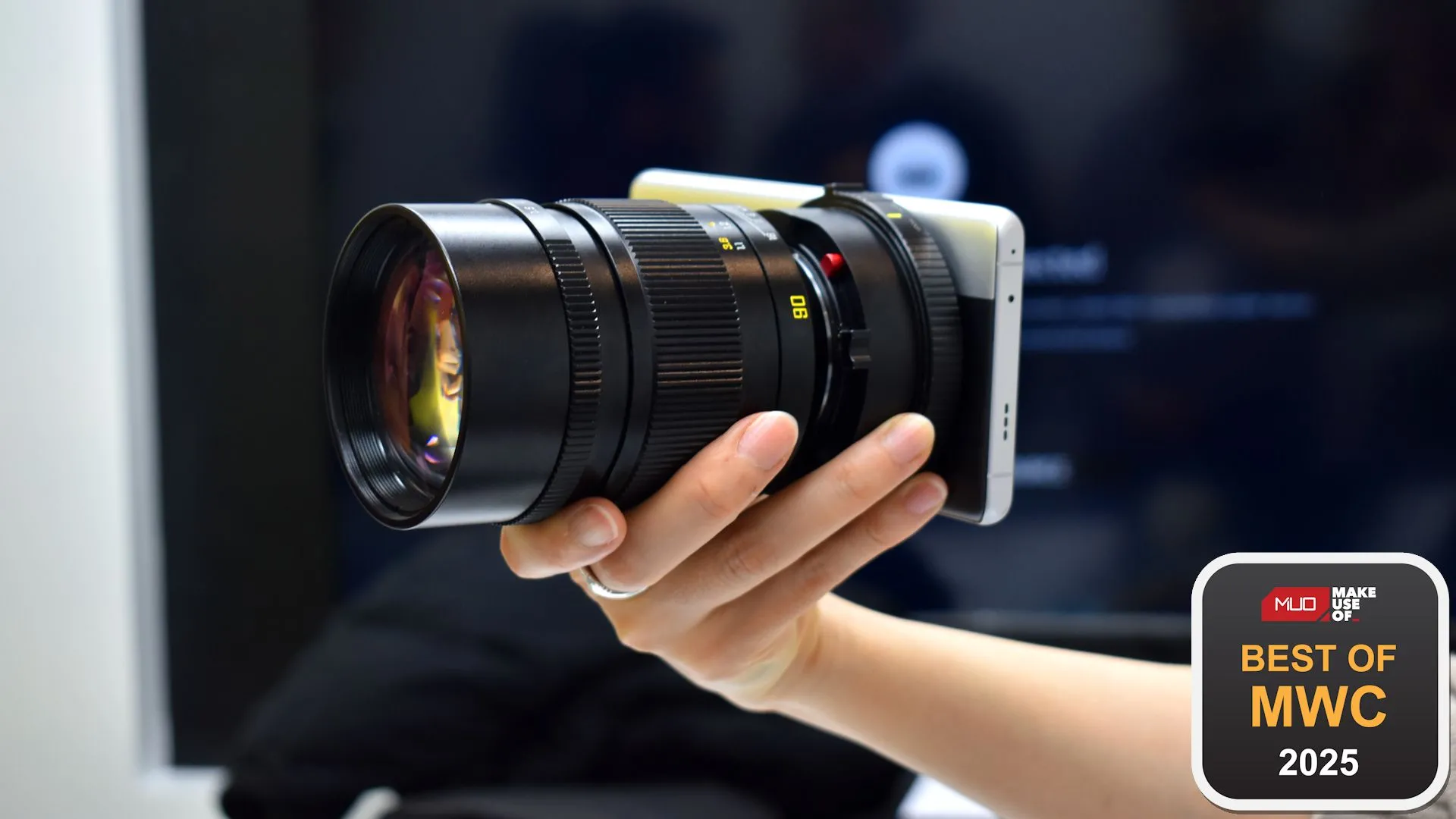 Điện thoại concept Realme Ultra với hệ thống ống kính rời Leica tại MWC 2025