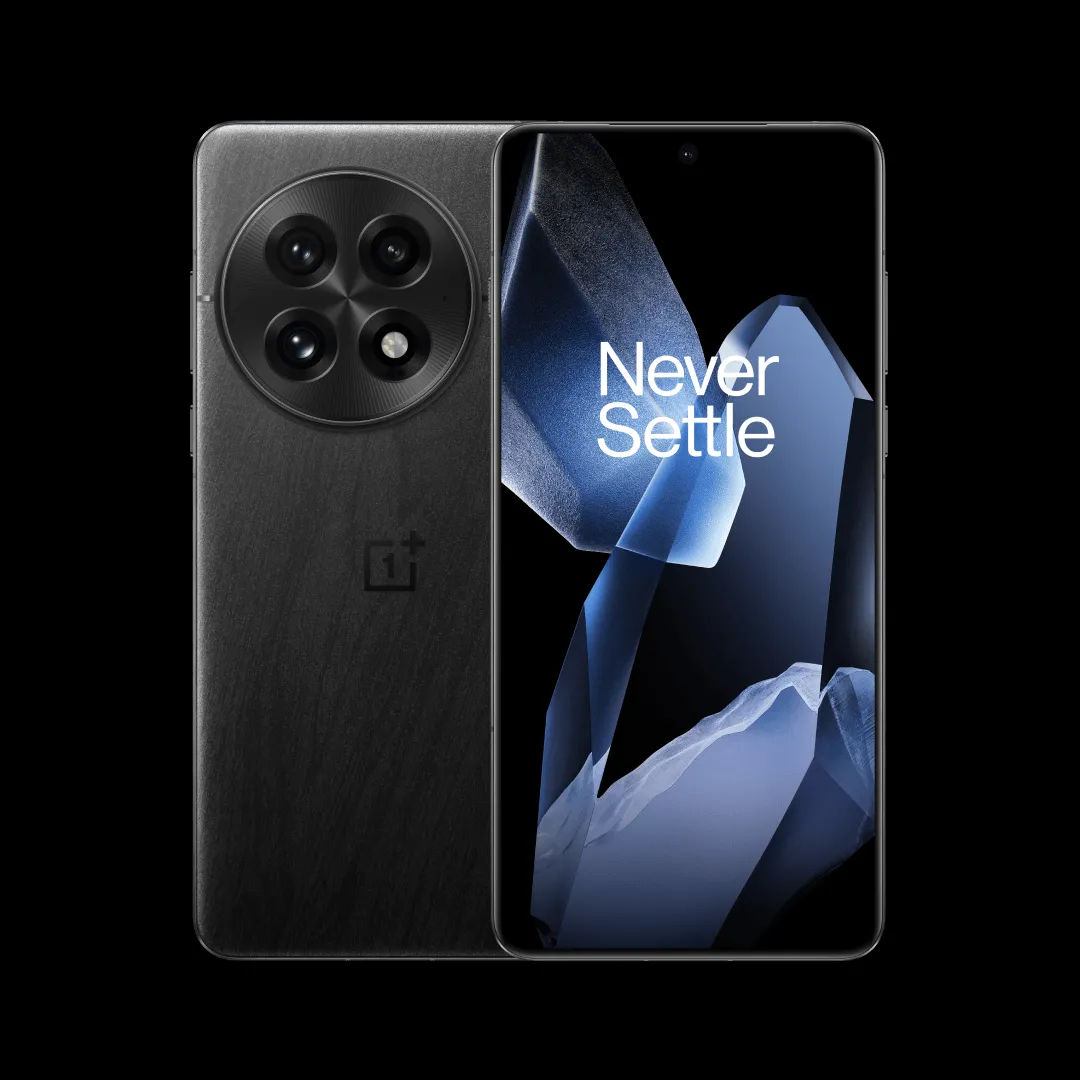 Điện thoại OnePlus 13 màu đen sang trọng hiển thị rõ các chi tiết mặt lưng và cụm camera.