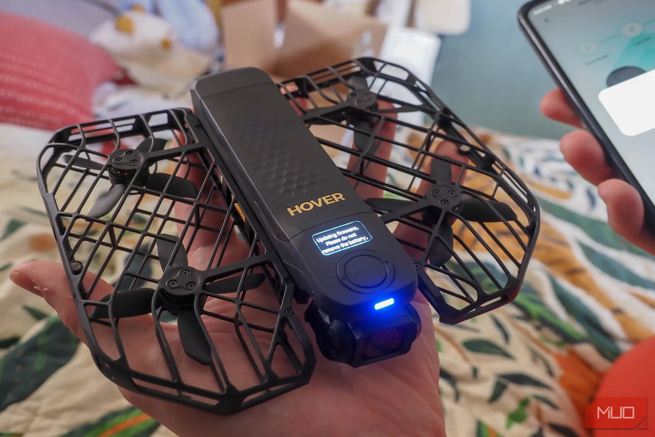Flycam HOVERAir X1 Promax cập nhật firmware trong nhà
