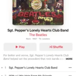 Giao diện album nhạc trên Apple Music với tùy chọn tạo đài phát thanh tự động