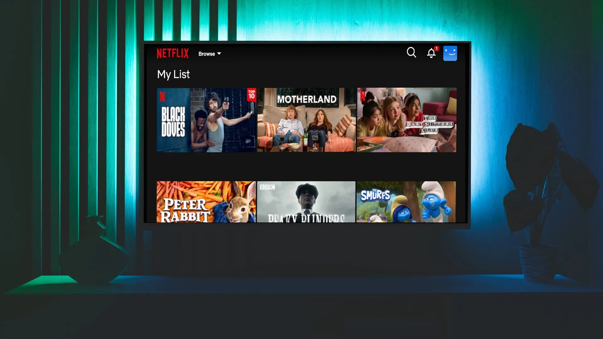Giao diện Apple TV với nội dung Netflix trong danh sách Tiếp tục xem