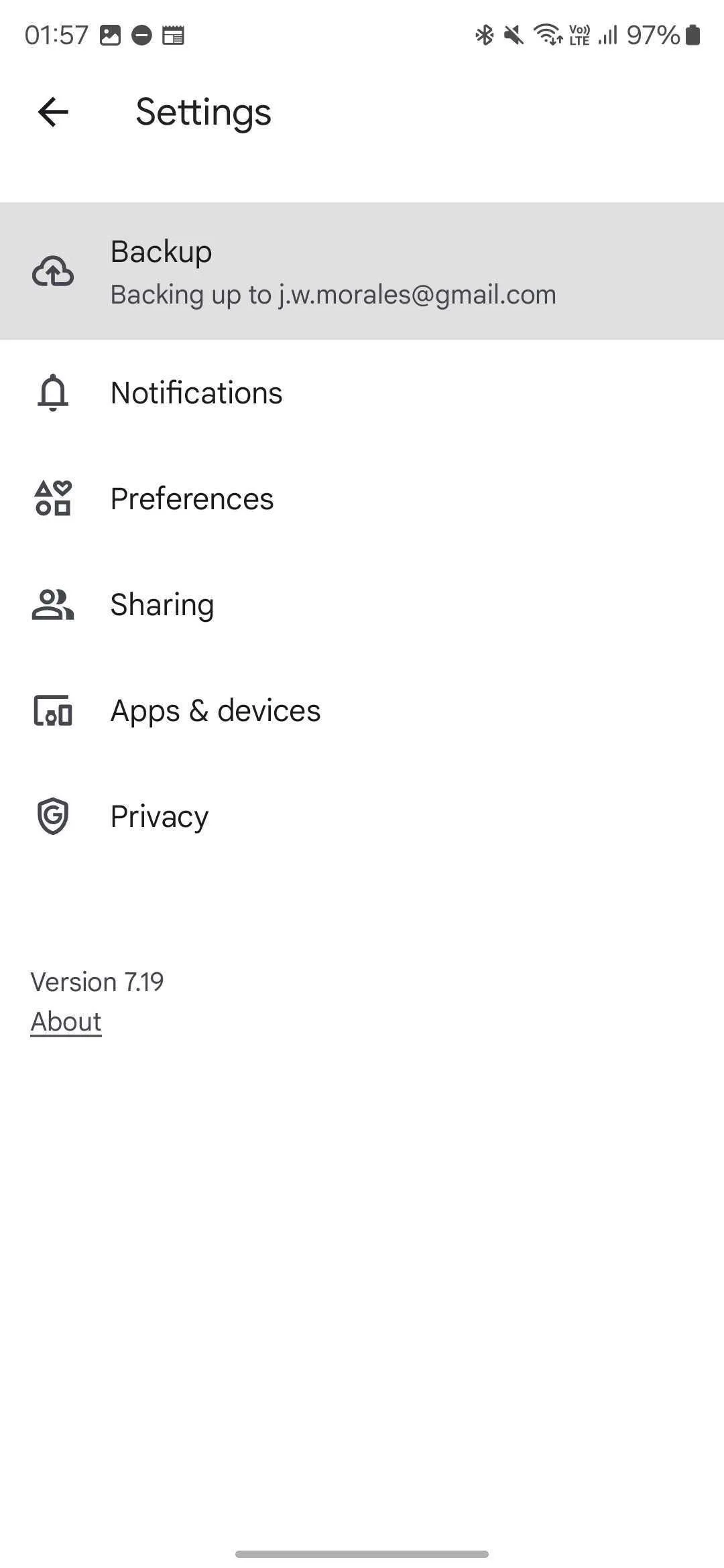 Giao diện cài đặt Sao lưu trong ứng dụng Google Photos với tùy chọn "Hoàn tác sao lưu cho thiết bị này"