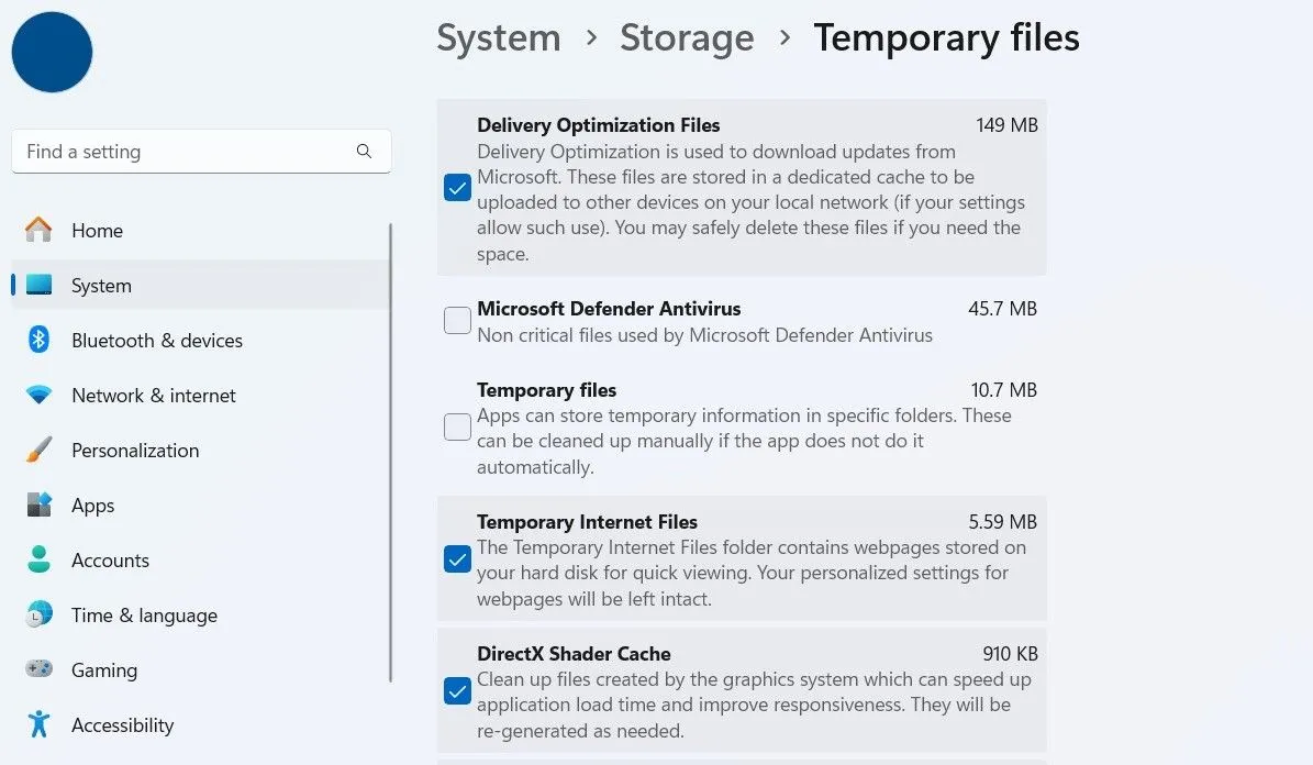 Giao diện Cài đặt (Settings) hiển thị các tệp tạm thời (Temporary files) có thể xóa trên Windows 11