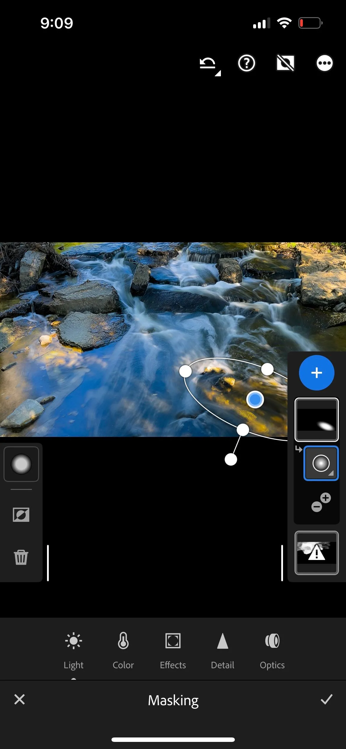 Giao diện chỉnh sửa ảnh trên Lightroom Mobile với công cụ Masking để điều chỉnh vùng chọn