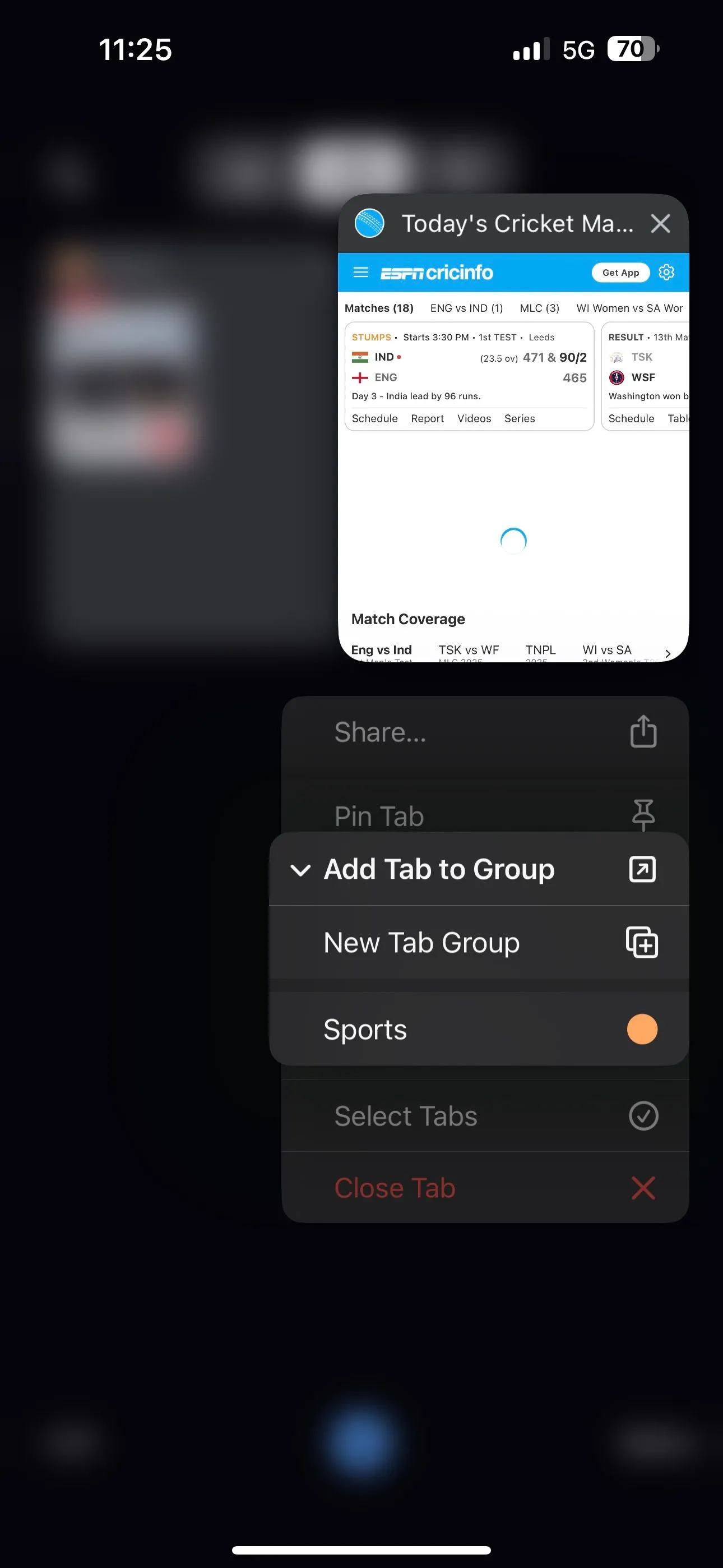 Giao diện chọn nhóm tab để thêm tab mới trên Chrome iOS.
