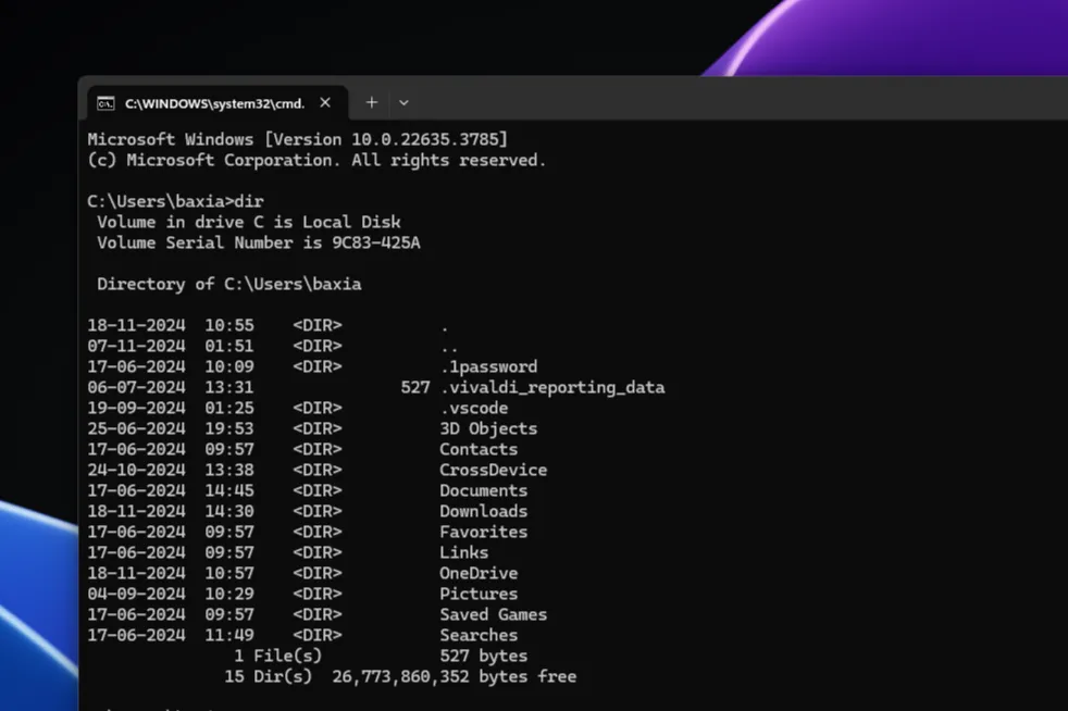 Giao diện Command Prompt (CMD) trên Windows 11 hiển thị các lệnh cơ bản và cấu trúc văn bản