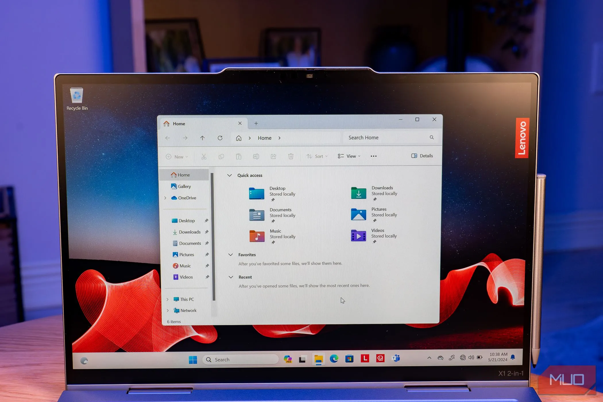 Giao diện File Explorer trên Windows 11 với thanh điều hướng và cách sắp xếp tệp khoa học