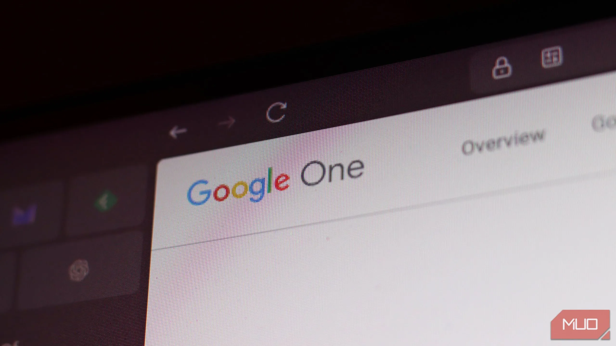 Giao diện Google One hiển thị trên trình duyệt web, minh họa các gói dịch vụ và dung lượng lưu trữ.
