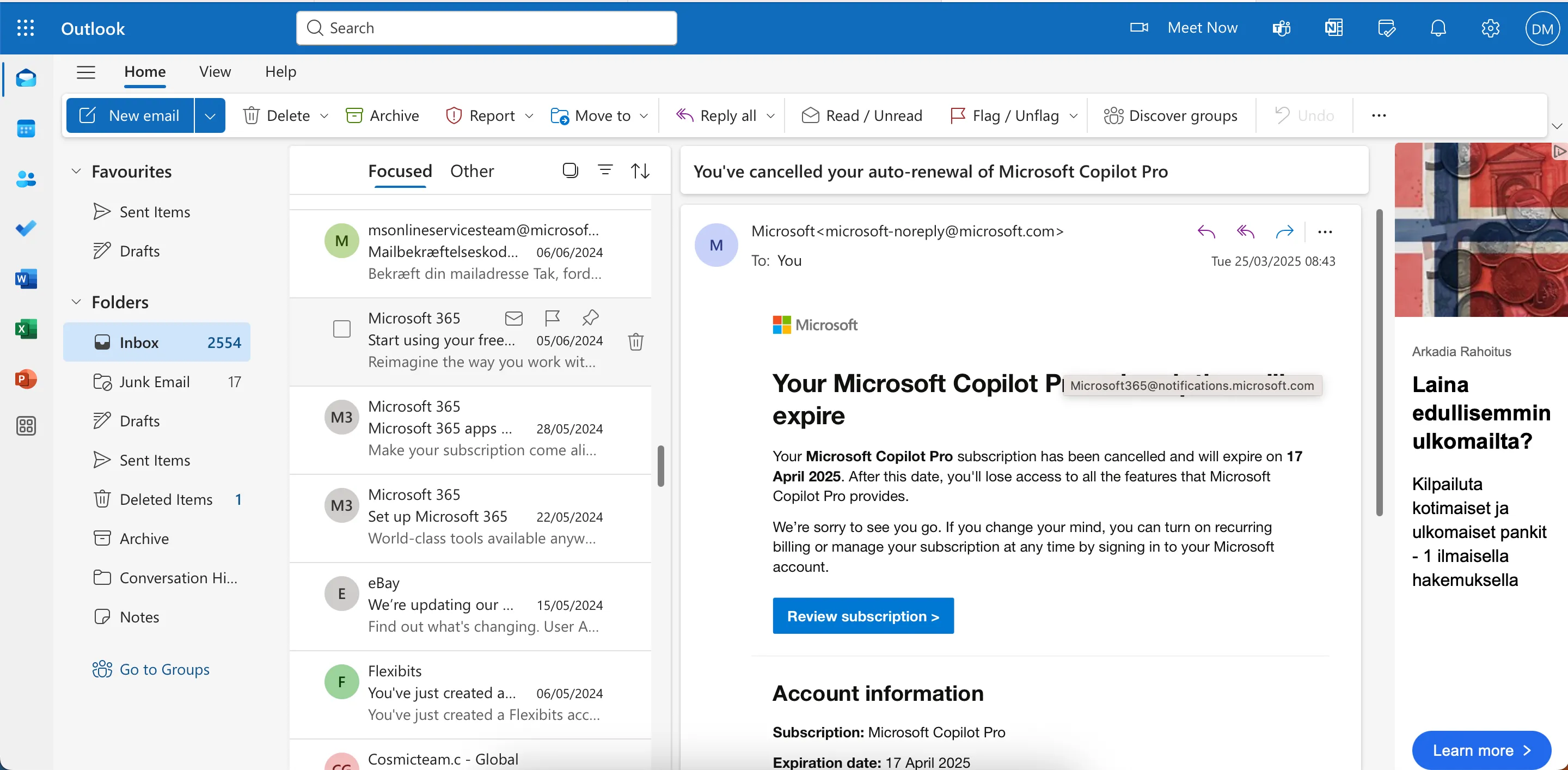 Giao diện hộp thư đến của Outlook với nhiều tính năng