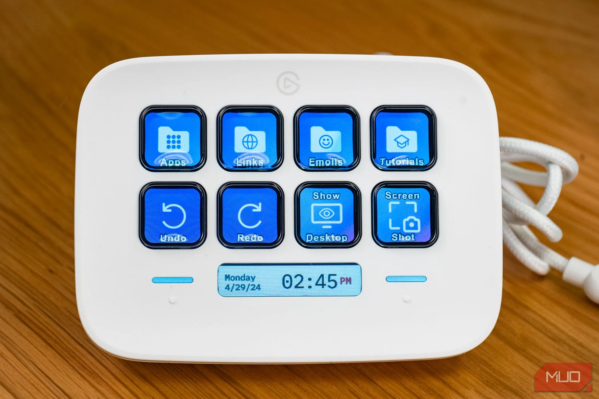 Giao diện màn hình mặc định của Elgato Stream Deck Neo, minh họa khả năng tùy chỉnh phím nóng đơn giản