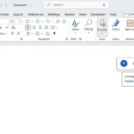 Giao diện Microsoft Word với công cụ gõ bằng giọng nói Dictate đang hoạt động