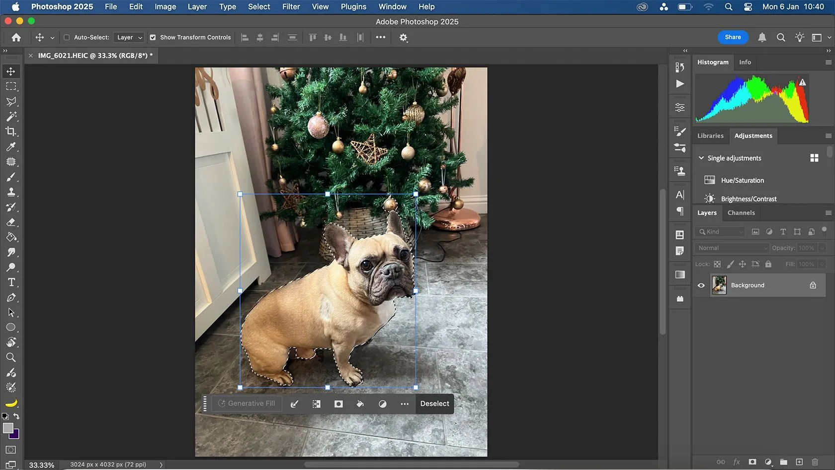 Giao diện người dùng quen thuộc của Adobe Photoshop với các thanh công cụ và bảng điều khiển layer.