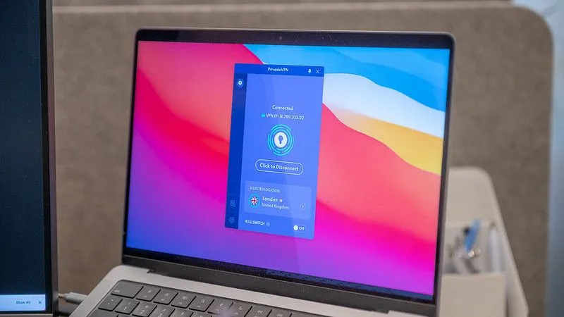 Giao diện phần mềm PrivadoVPN đang hoạt động trên máy tính Apple MacBook Pro