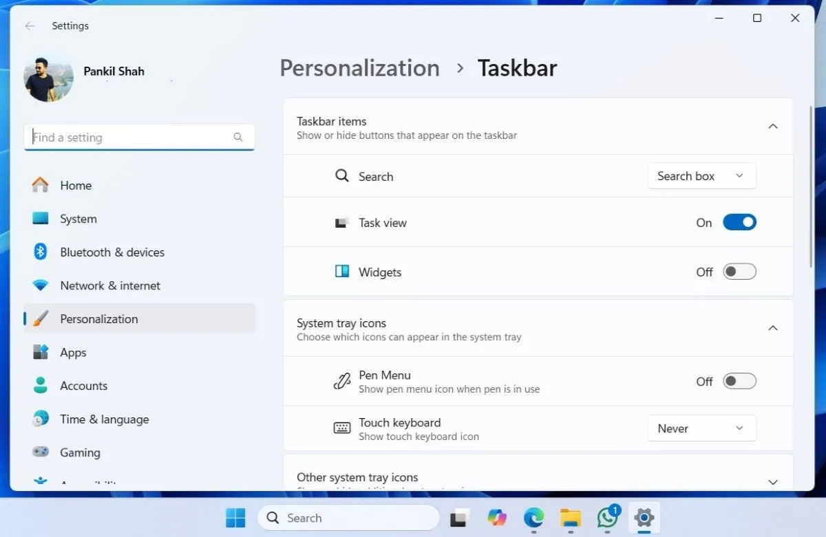 Giao diện Settings của Windows 11 hiển thị các tùy chọn Taskbar bị giới hạn