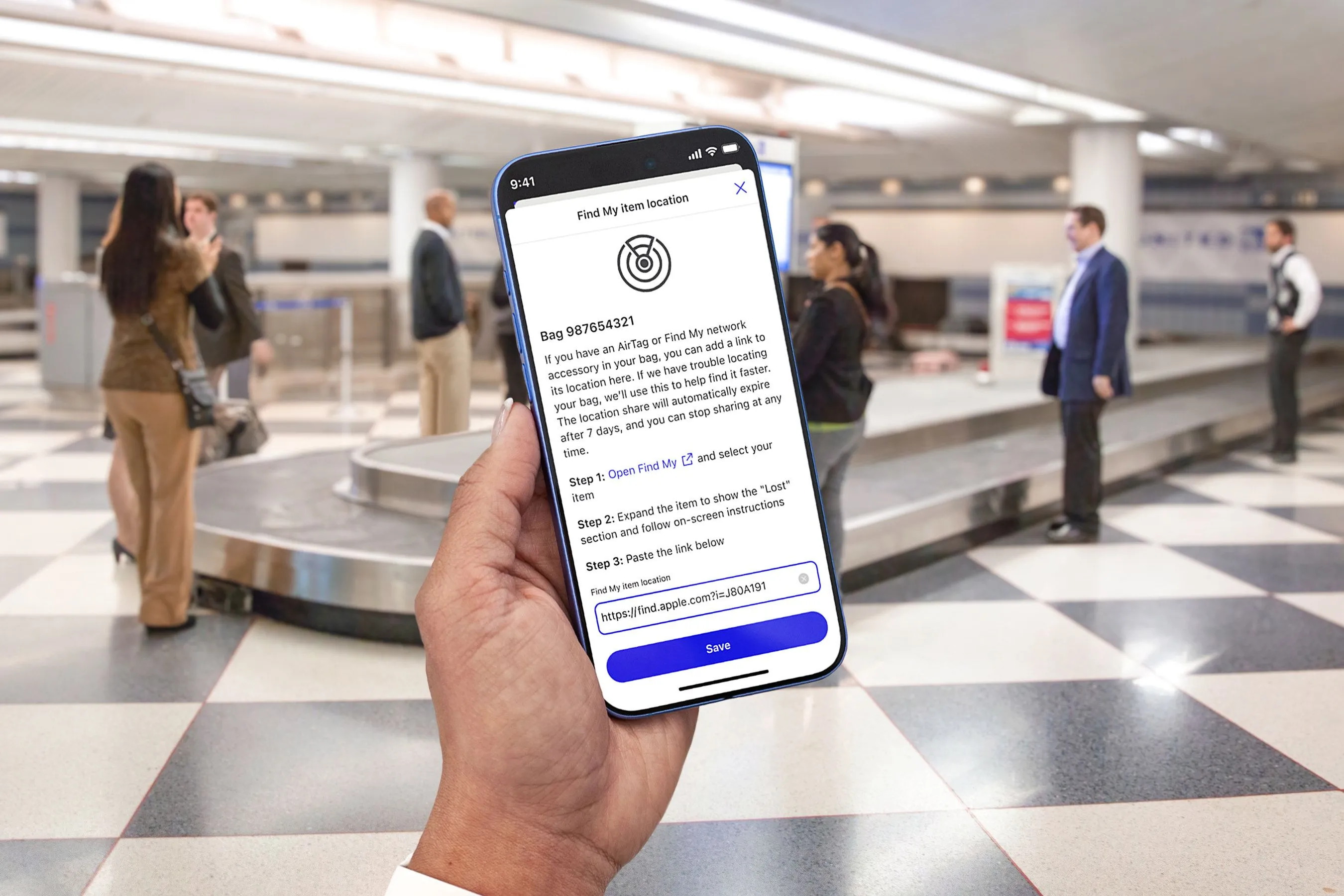 Giao diện tích hợp AirTag trong ứng dụng United Airlines hiển thị vị trí hành lý thất lạc trên bản đồ