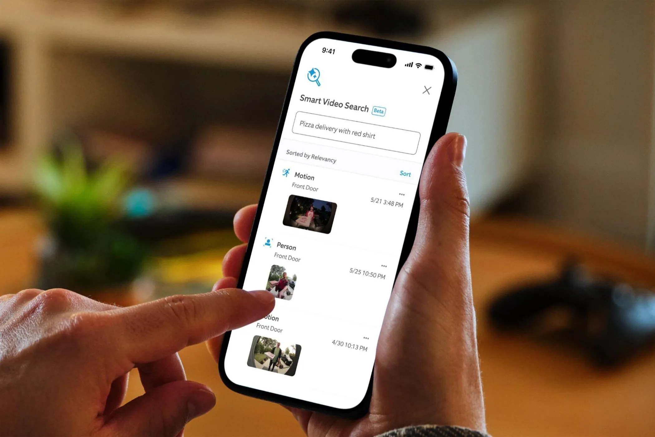 Giao diện tìm kiếm video thông minh của chuông cửa Ring, minh họa khả năng giám sát và nhận diện đối tượng để chống trộm