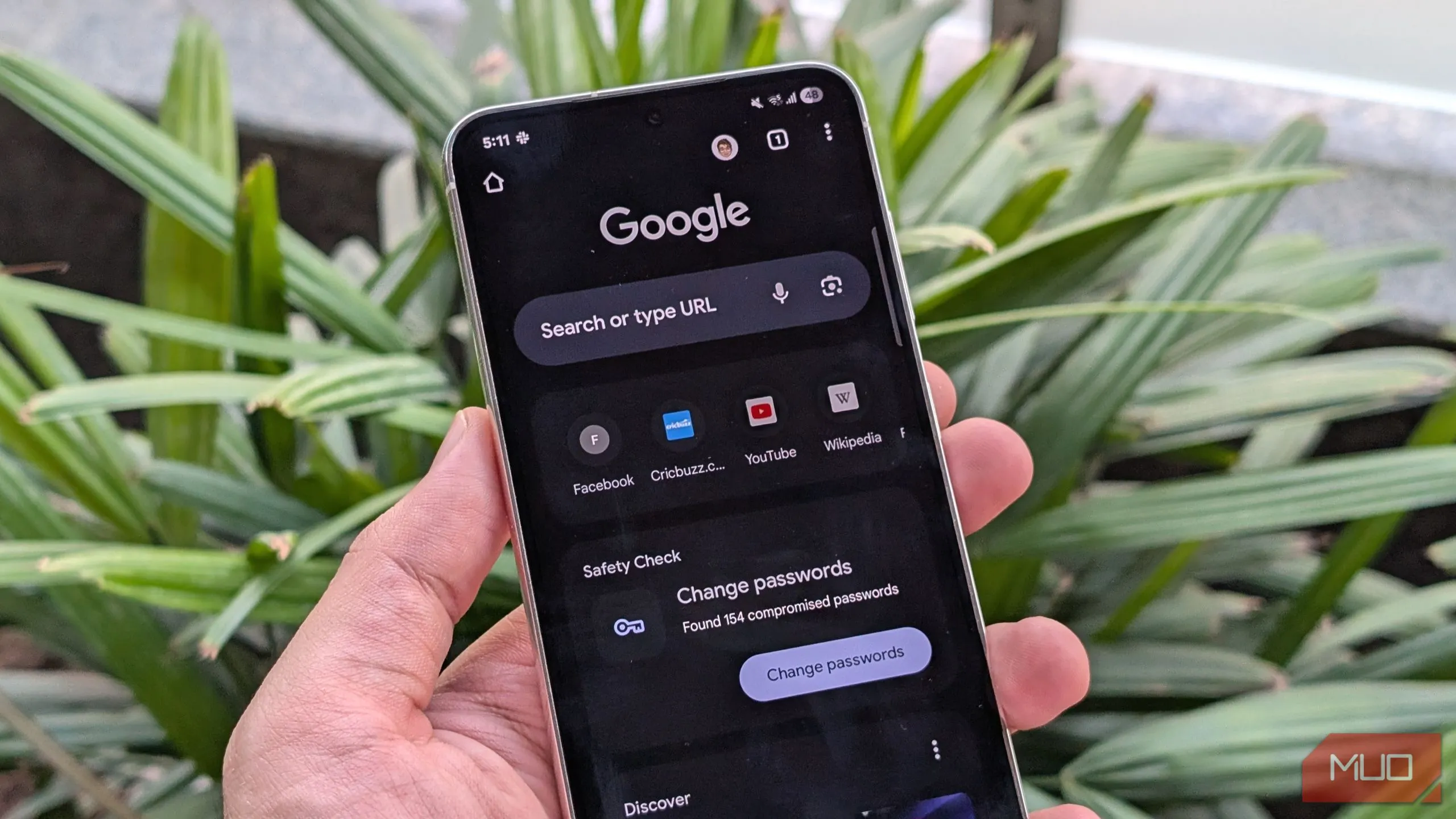 Giao diện trình duyệt Google Chrome trên điện thoại Android, biểu thị sự lỗi thời