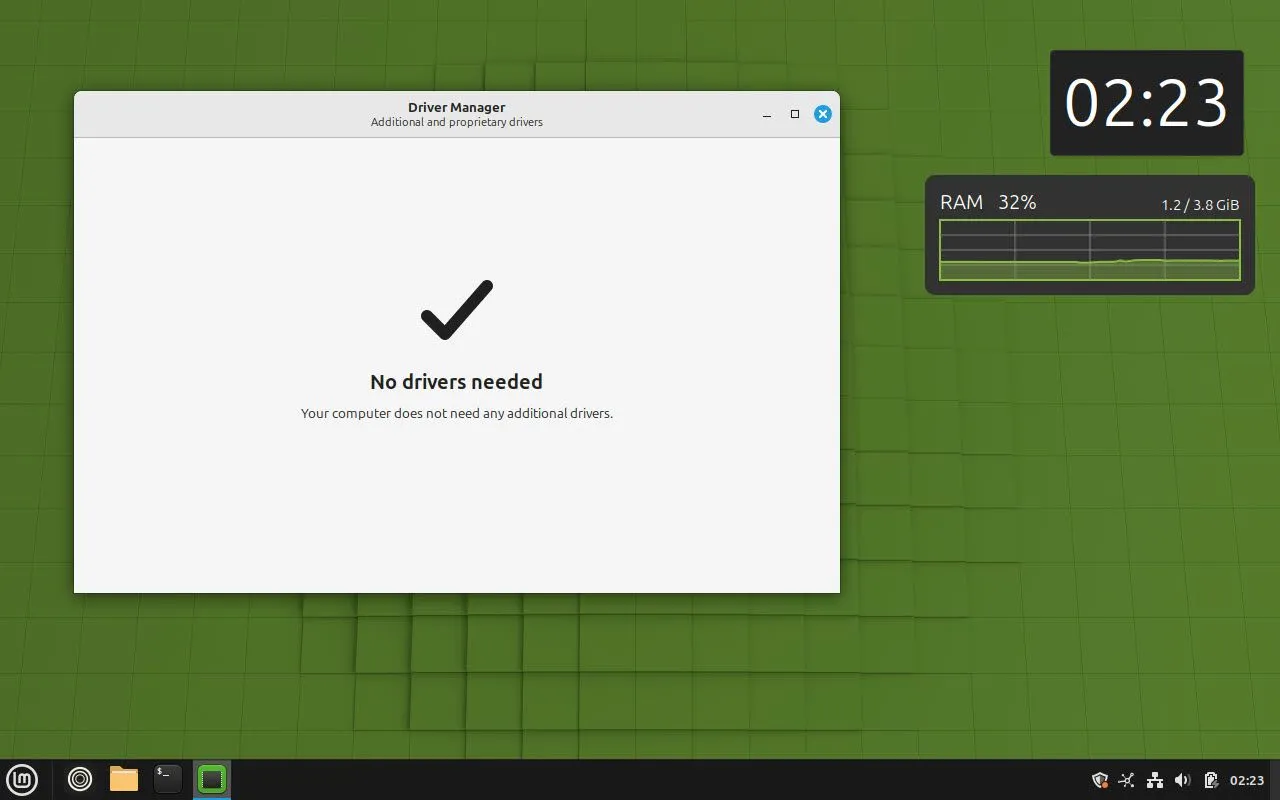 Giao diện Trình quản lý Driver (Driver Manager) của Linux Mint, tự động quét và đề xuất cài đặt driver phù hợp cho phần cứng máy tính.