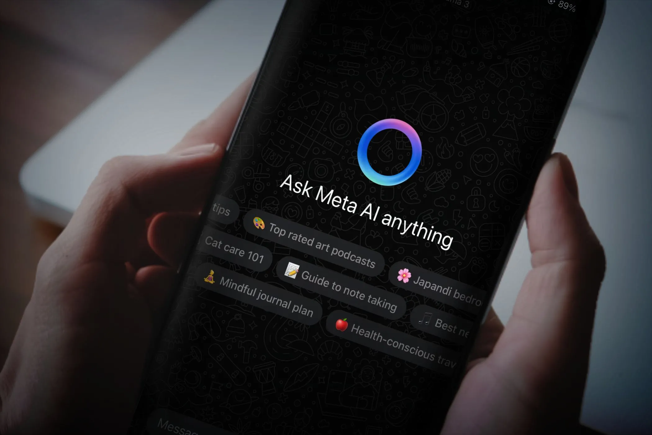Giao diện trò chuyện Meta AI trên WhatsApp, minh họa nguy cơ chatbot chia sẻ số điện thoại cá nhân và vấn đề bảo mật dữ liệu