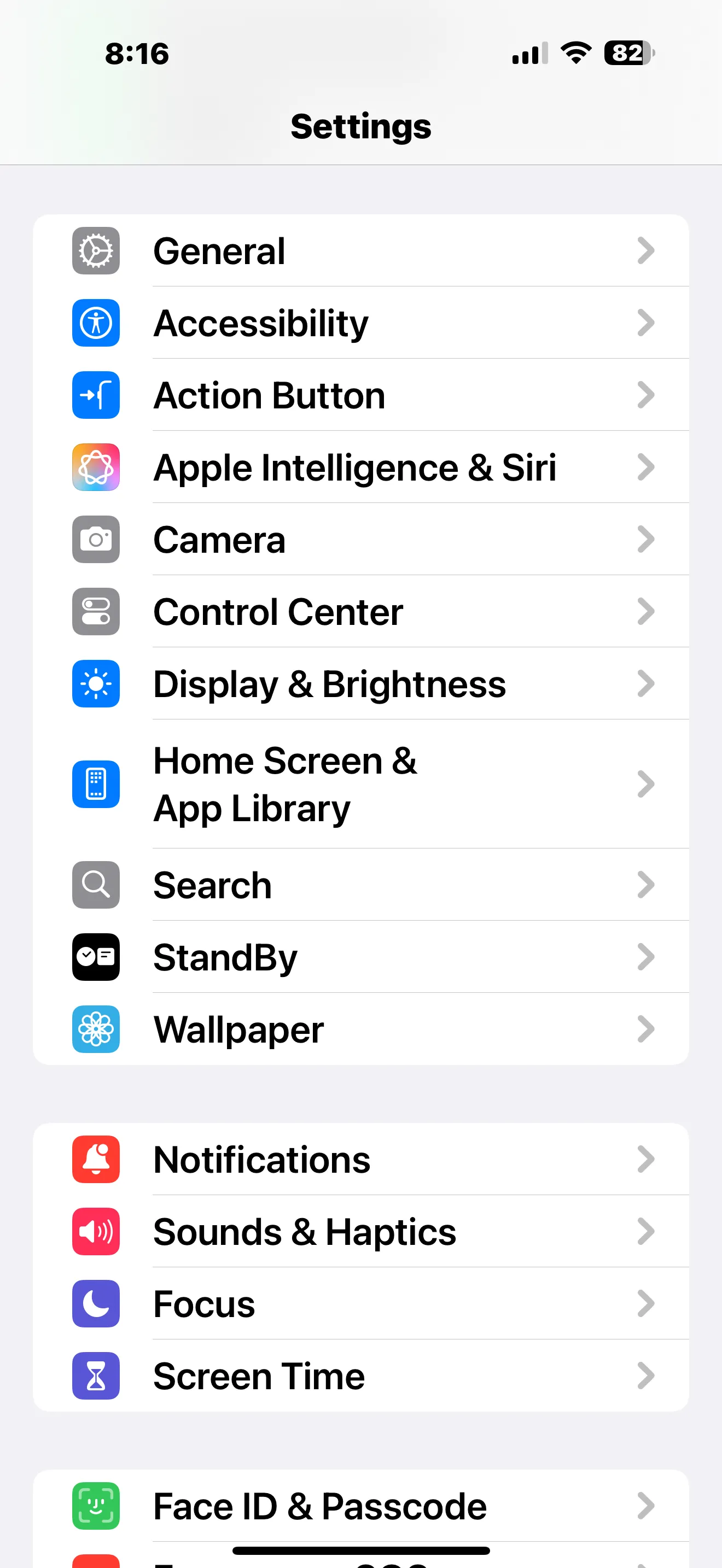 Giao diện ứng dụng Cài đặt (Settings) trên iPhone để truy cập Nút Tác vụ