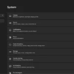 Giao diện ứng dụng Cài đặt (Settings) trên Windows 11 hiển thị độ trễ khi chuyển đổi các tab.