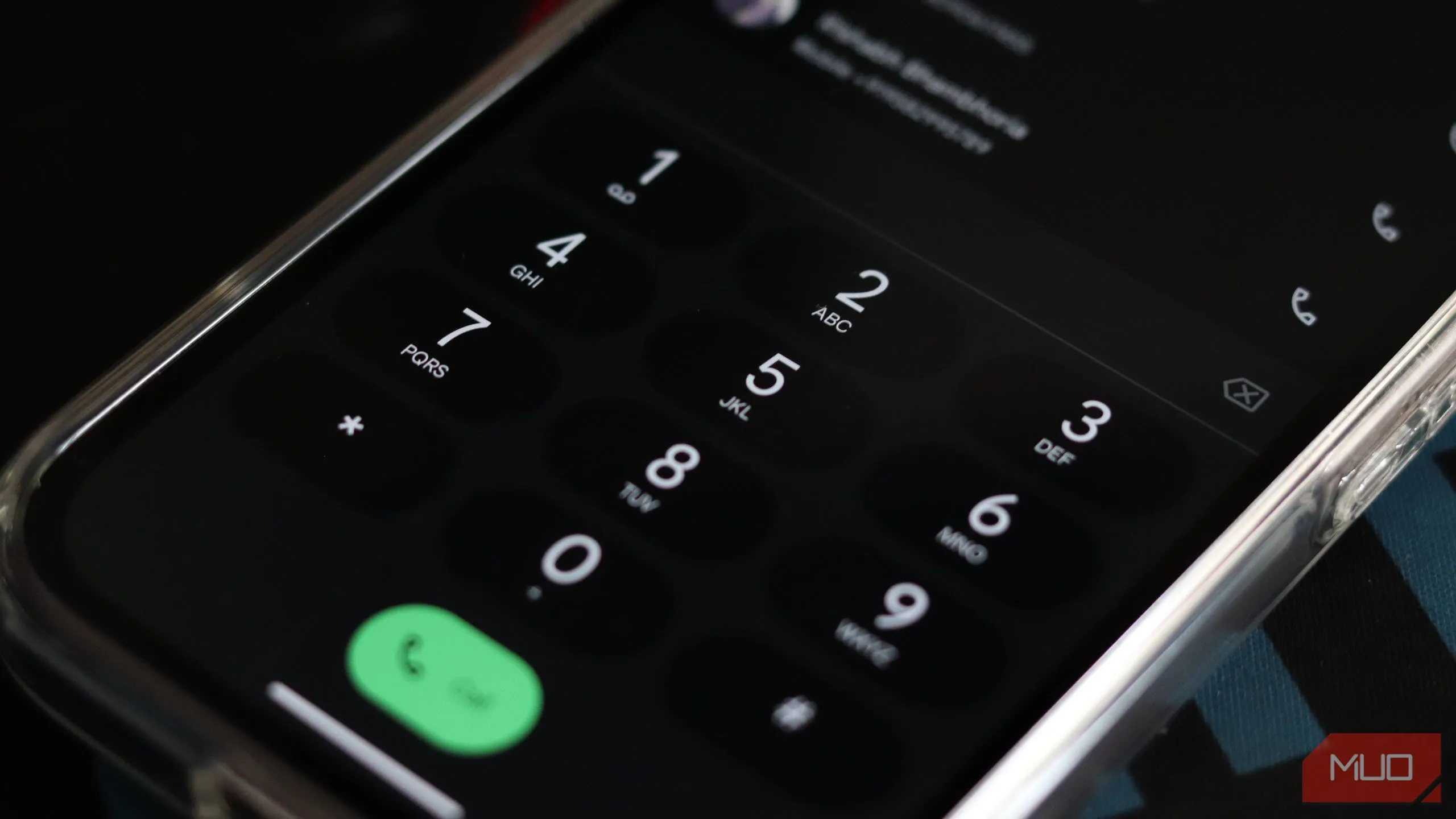Giao diện ứng dụng Điện thoại trên Pixel 9a, hiển thị tùy chọn Call Screen để lọc cuộc gọi rác và xem bản ghi cuộc hội thoại trước khi trả lời, một tính năng thông minh giúp quản lý cuộc gọi hiệu quả.