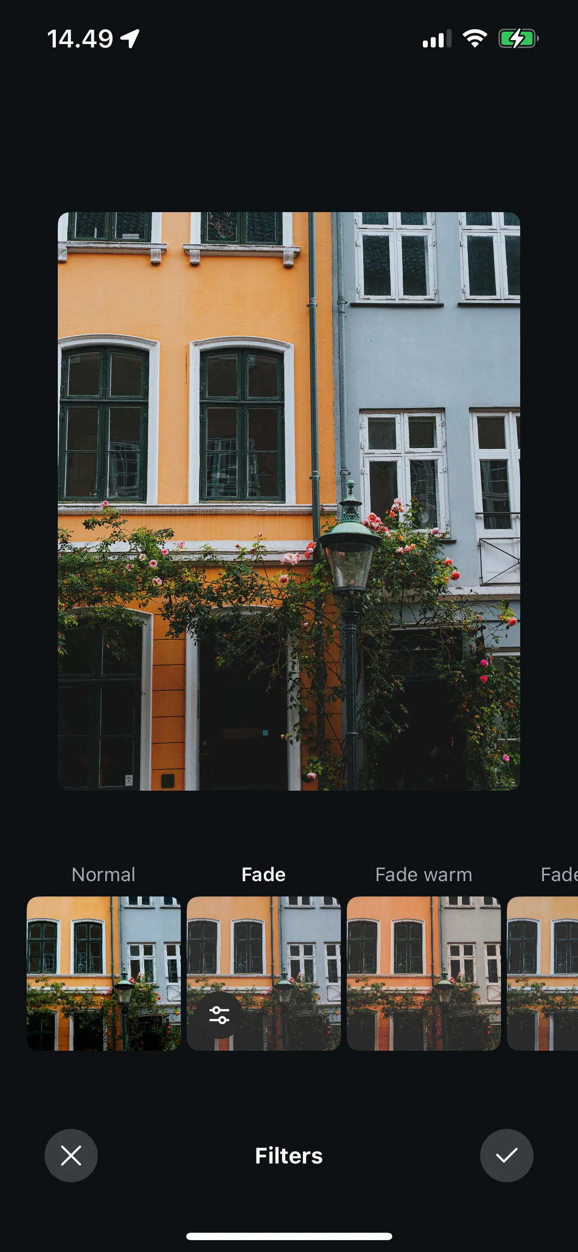 Giao diện ứng dụng Instagram hiển thị hiệu ứng bộ lọc Fade, giúp giảm tương phản và làm dịu tông màu ảnh