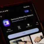Giao diện ứng dụng Samsung Wallet trên Google Play Store, minh họa tính năng chuyển tiền không chạm NFC